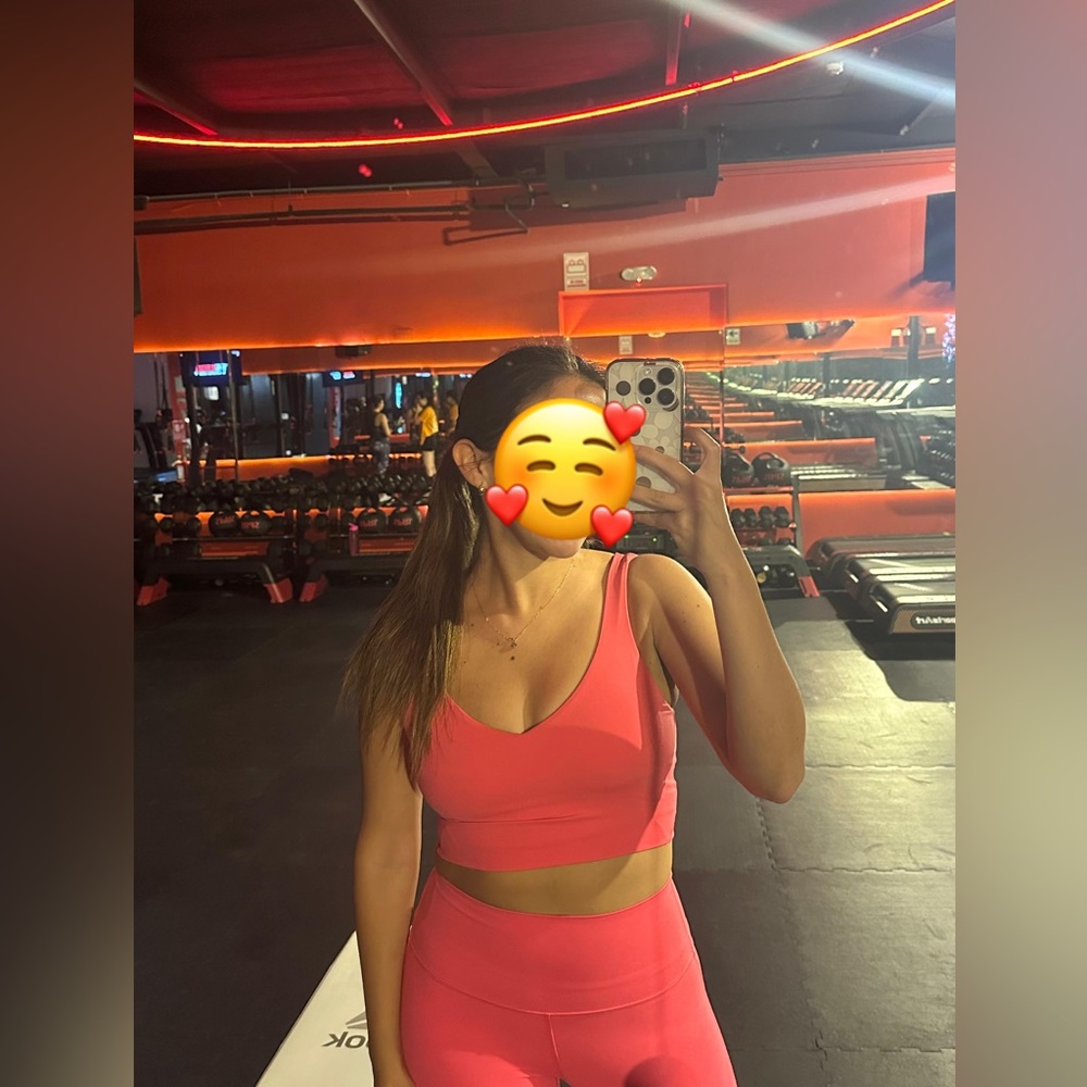 Lululemon workout set ( top and leggins)